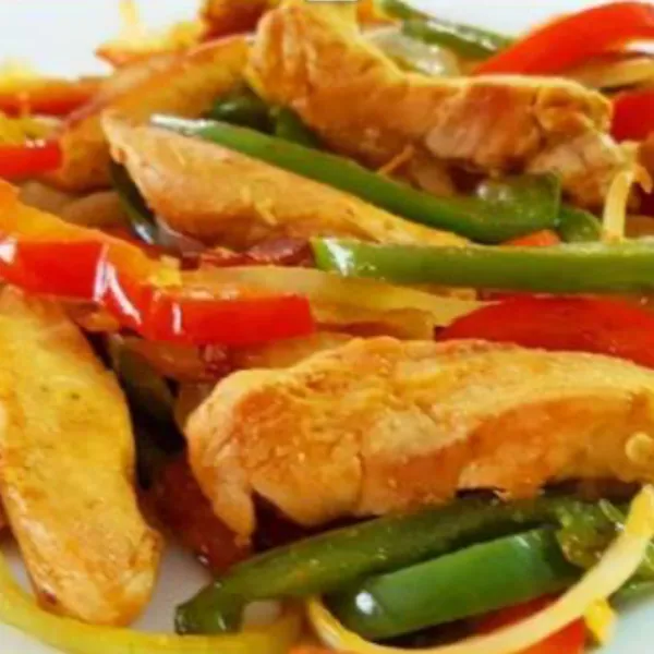 Pollo con salsa japonés