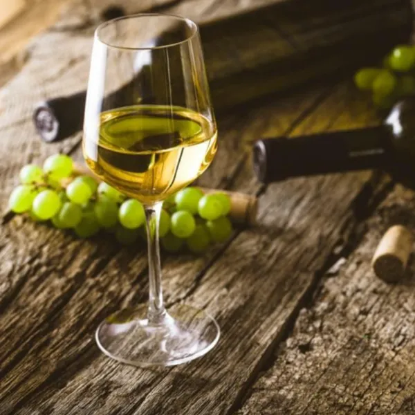 copa de vino blanco